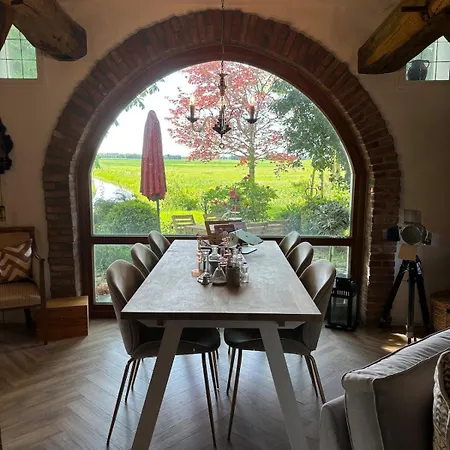Holiday home Reetdachtraum In Wischhafen
